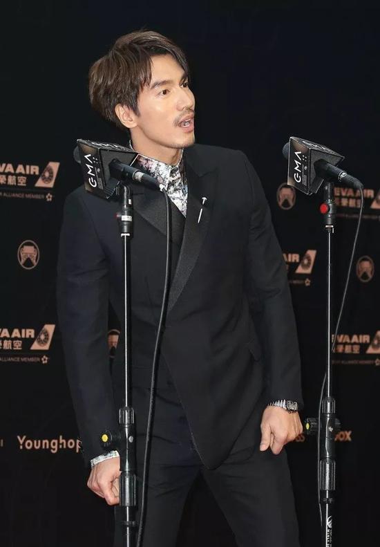 42岁依旧还是“花美男”言承旭身材管理太棒了