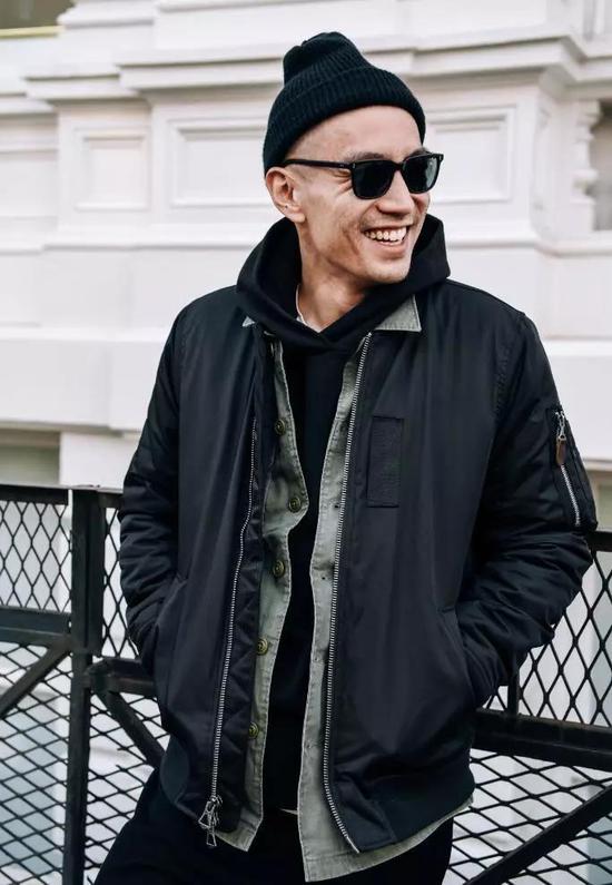 这个华裔男人凭什么成为全世界都在膜拜的搭配鬼才