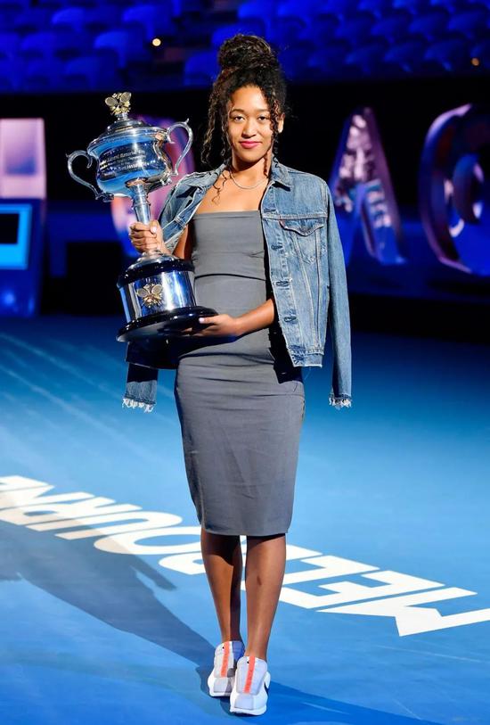 女性力量 大阪直美为什么被时尚品牌如此厚爱 手机新浪网 女性力量 大阪直美为什么被时尚品牌如此厚爱 手机新浪网