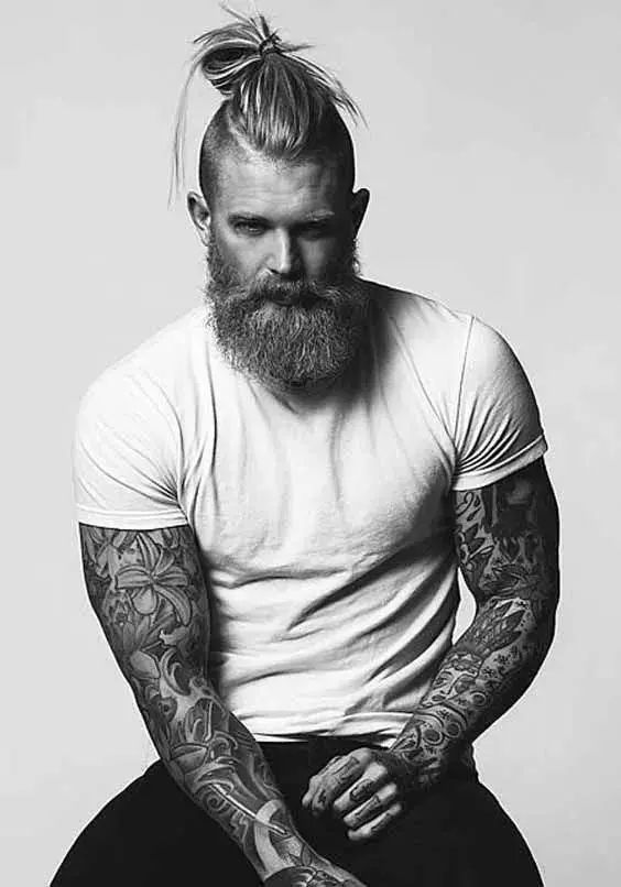 适用于硬发质男士的长发发型一起来看看