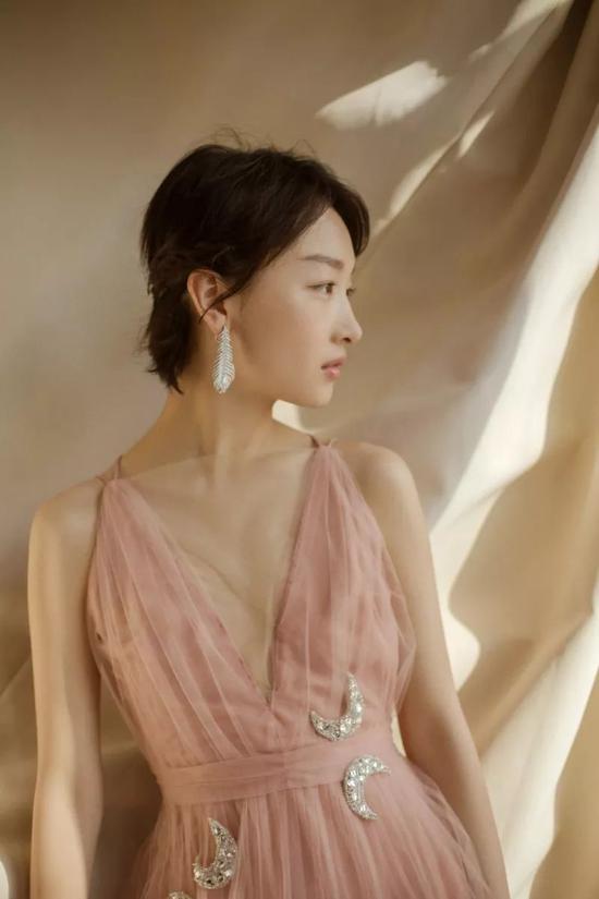 平胸怎么穿好看穿什么都很美