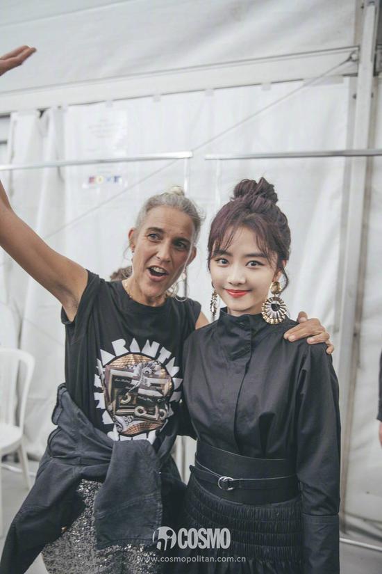 谭松韵佩戴Isabel Marant耳环
