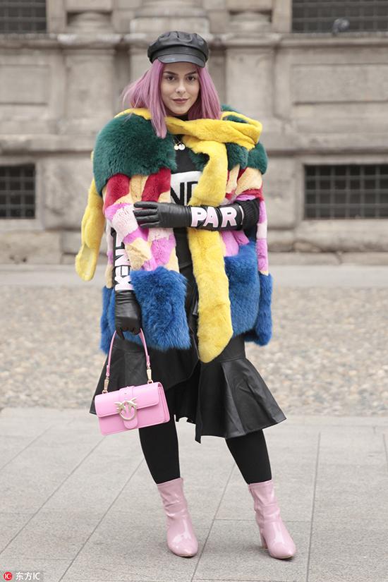 小手还在冻着 潮人都把手套戴出花了