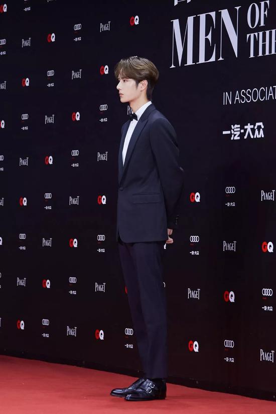 肖战的百变和王一博的酷2019谁才是年度男明星