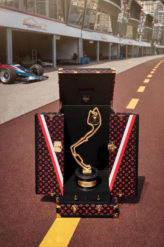 Louis Vuitton为摩纳哥大奖赛设计奖杯