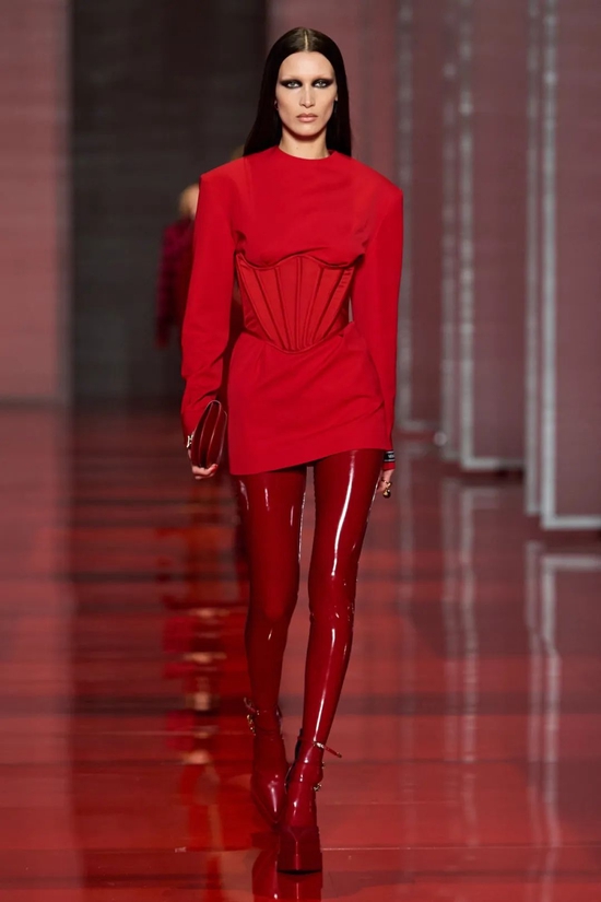 Versace 2022 秋季成衣系列