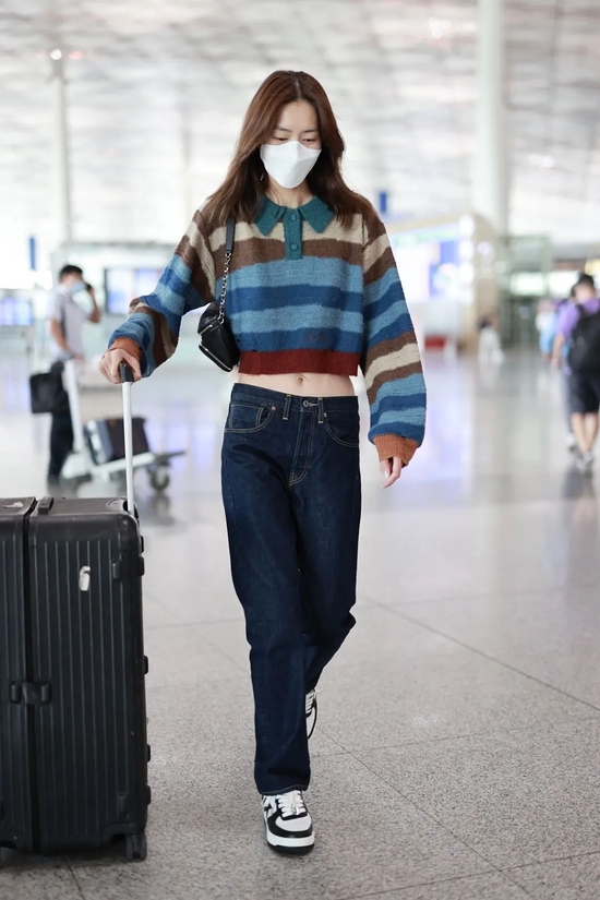倪妮的therow牛仔装真心时髦被高圆圆的水桶包种草了