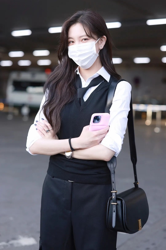 倪妮的therow牛仔装真心时髦被高圆圆的水桶包种草了