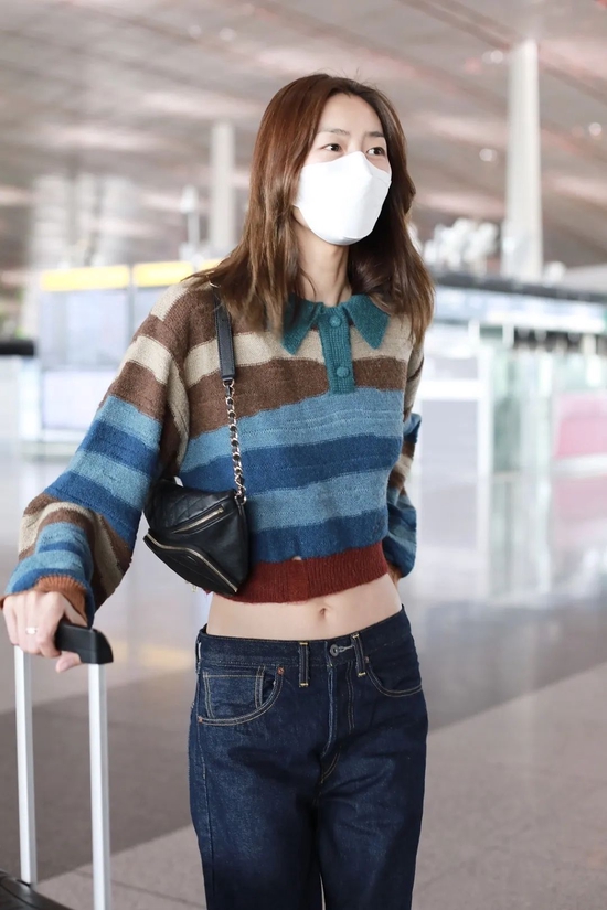 倪妮的therow牛仔装真心时髦被高圆圆的水桶包种草了