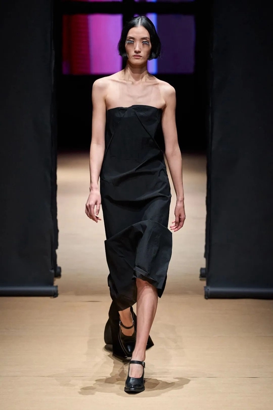 Prada 2023 春夏秀场上的贺聪与张丽娜