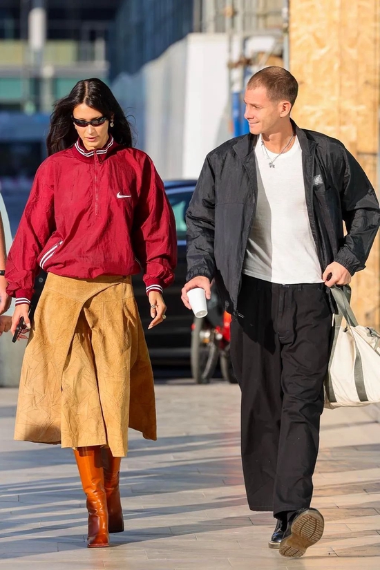 Bella Hadid & Marc Kalman / Via VOGUE