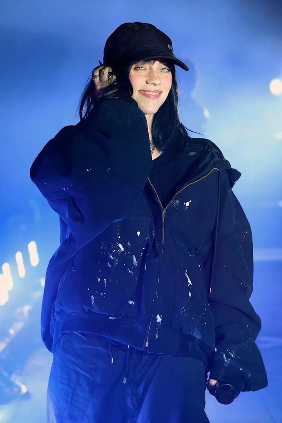 Billie Eilish / Via VOGUE
