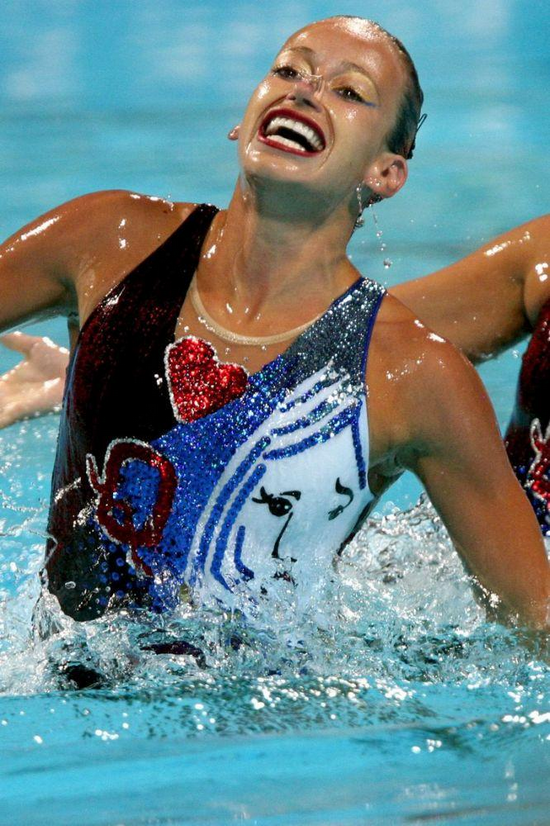 正在进行花样游泳比赛的Fanny Letourneau 图片来源：vogue.com.au