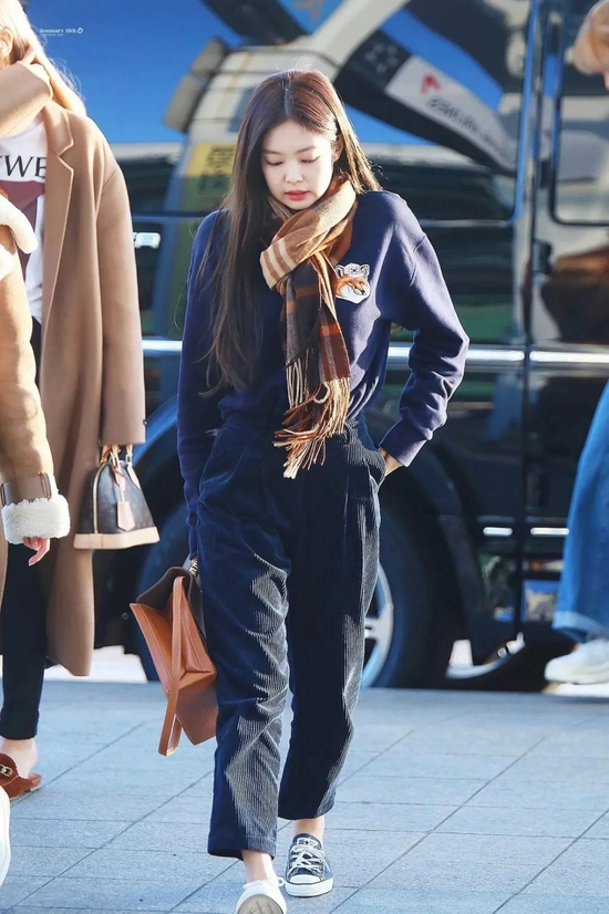 想看韩国明星街拍的一篇blackpink私服赏送给你们