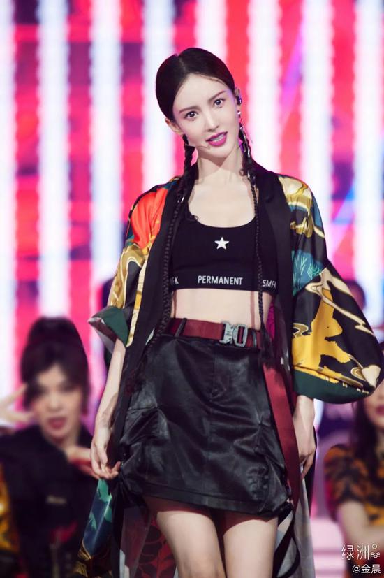 Source: Weibo @ Karry KarryWang Studio+Oasis @ Gina