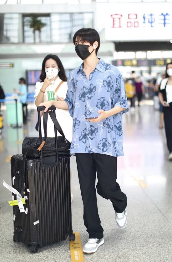 建个网站需要投资多少钱 不同级别的日本漆器价格彩钢扣板价格是多少