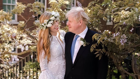  Carrie Symonds 与 Boris Johnson 婚礼合照