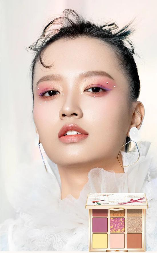 “浪姐”水墨画海报再好看 能有国风彩妆好看吗?