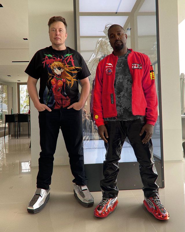 Elon Musk马斯克和Kanye West坎爷“穿上”RTFKT虚拟鞋

　　图片来源：Instagram@rtfktstudios