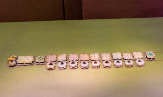 为什么中年男士喜欢把物件挂在腰带上?|男士|潮流|时尚_新浪时尚_新浪