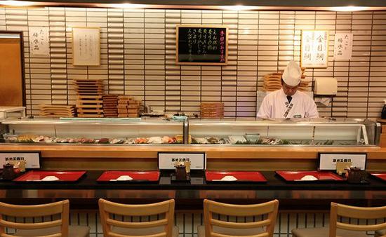 日本料理店在全球的渗透，也让三文鱼出现在更多国家。