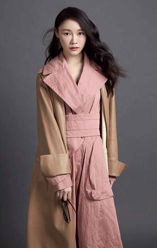 武虹言称得上是娱乐圈里的劳模,无论是唐国强导演《爱无罪》里的丁昫