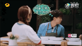 《中餐厅2》苏有朋吃到停不下来 图片源自腾讯视频