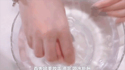 精力都花在了挑选化妆工具上?我更在乎它们的清洁问题