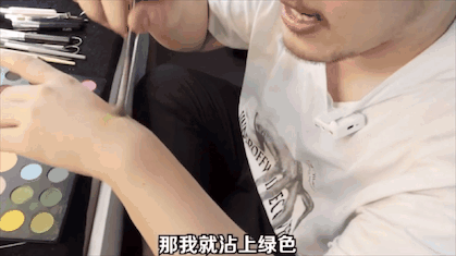 精力都花在了挑选化妆工具上?我更在乎它们的清洁问题
