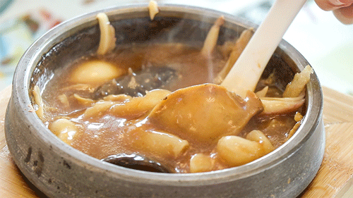 ▲ 碗仔翅，一种仿鱼翅汤羹，在香港十分流行。 图/网络