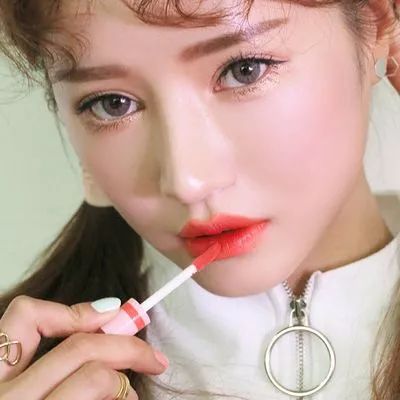 朴韶拉小姐姐咬唇妆