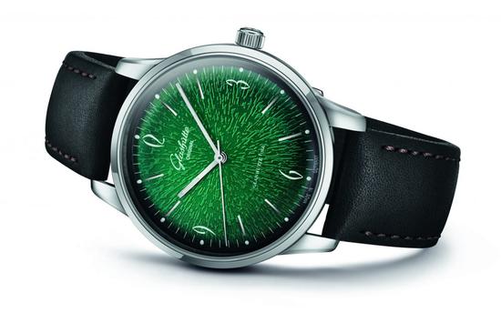 格拉苏蒂原创新款Sixties腕表