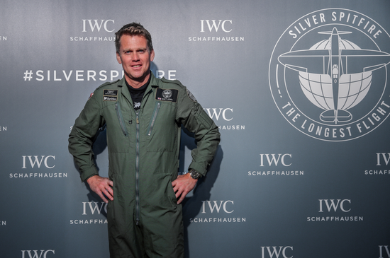 英国堡特比飞行学院创始人Matt Jones佩戴IWC万国表喷火战机飞行员计时腕表(型号:IW387901)