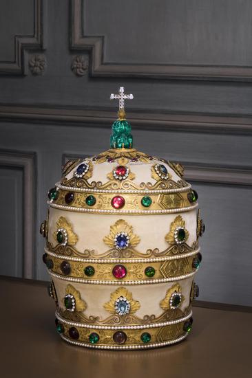 拿破仑一世皇帝赠送给教皇庇护七世的冠冕——庇护七世三重冕