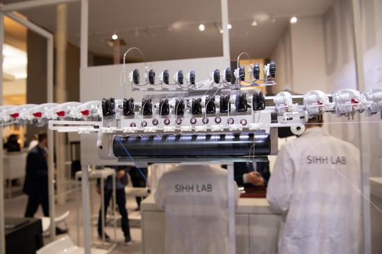 本届SIHH特别设置了SIHH LAB 展示腕表行业最新科技