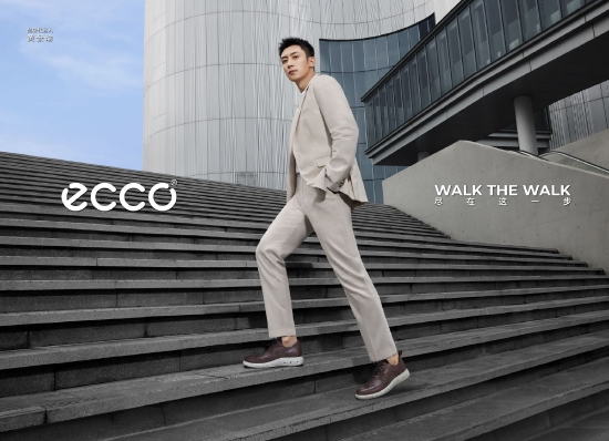 ECCO品牌代言人黄景瑜演绎ECCO HYBRID 720混动防水720系列鞋款