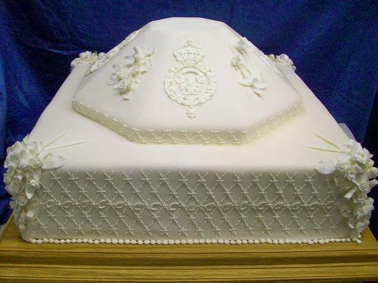 查尔斯王子与卡米拉婚礼蛋糕