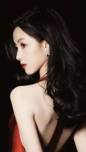 陈都灵