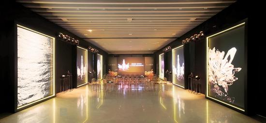 la mer海蓝之谜鎏金焕颜精华露发布会现场