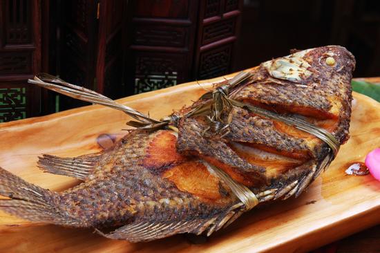 高黎贡山香茅草捆罗非鱼网友点评前十名的极地边城招牌菜为:保山北庙