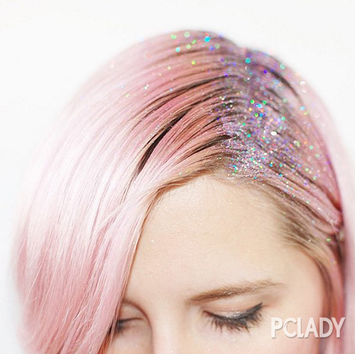 亮粉洒在在发际线处