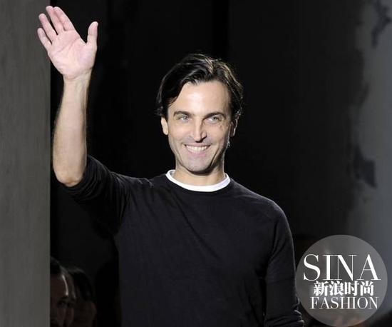 那个品味有点坏的hedi离开了ysl设计师跳槽有苦说不出