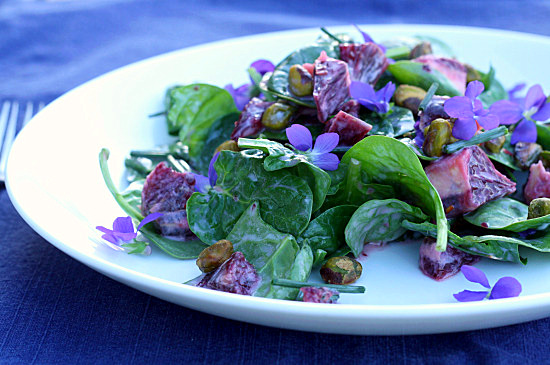 紫罗兰菠菜沙拉