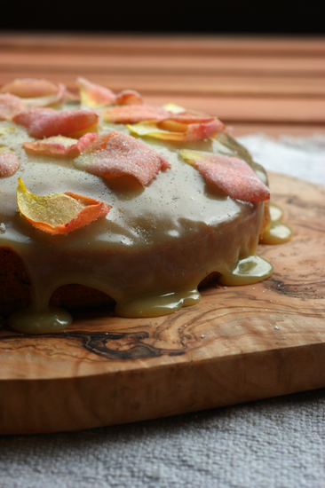 玫瑰花瓣白巧克力蛋糕