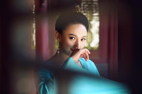 《执念师2》曝剧照 艾晓琪古装唯美可人