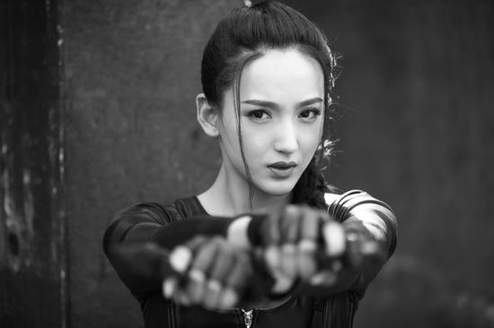 《执念师2》热播 艾晓琪变身"中国版劳拉"