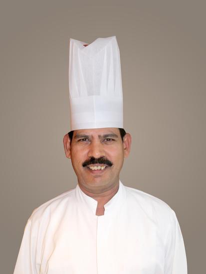 即日起至七月六日,在印式咖喱和碳烤菜品烹饪领域别有造诣的印度厨师