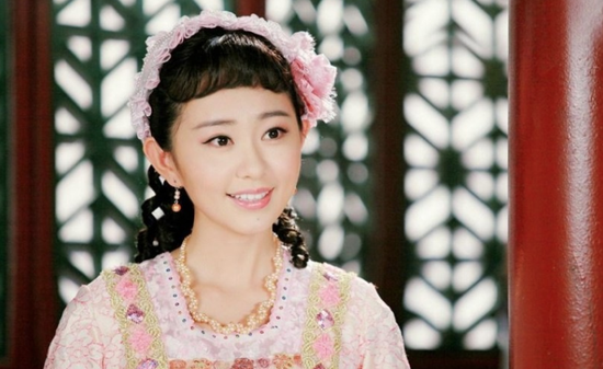 一次出现在荧幕上,那就是在正热播的《仙剑云之凡》里饰演蘅绾绾一角
