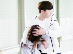 “残暴”摸头杀