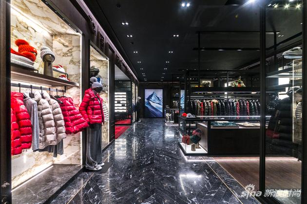 盟可睐moncler青岛海信广场专卖店隆重开幕